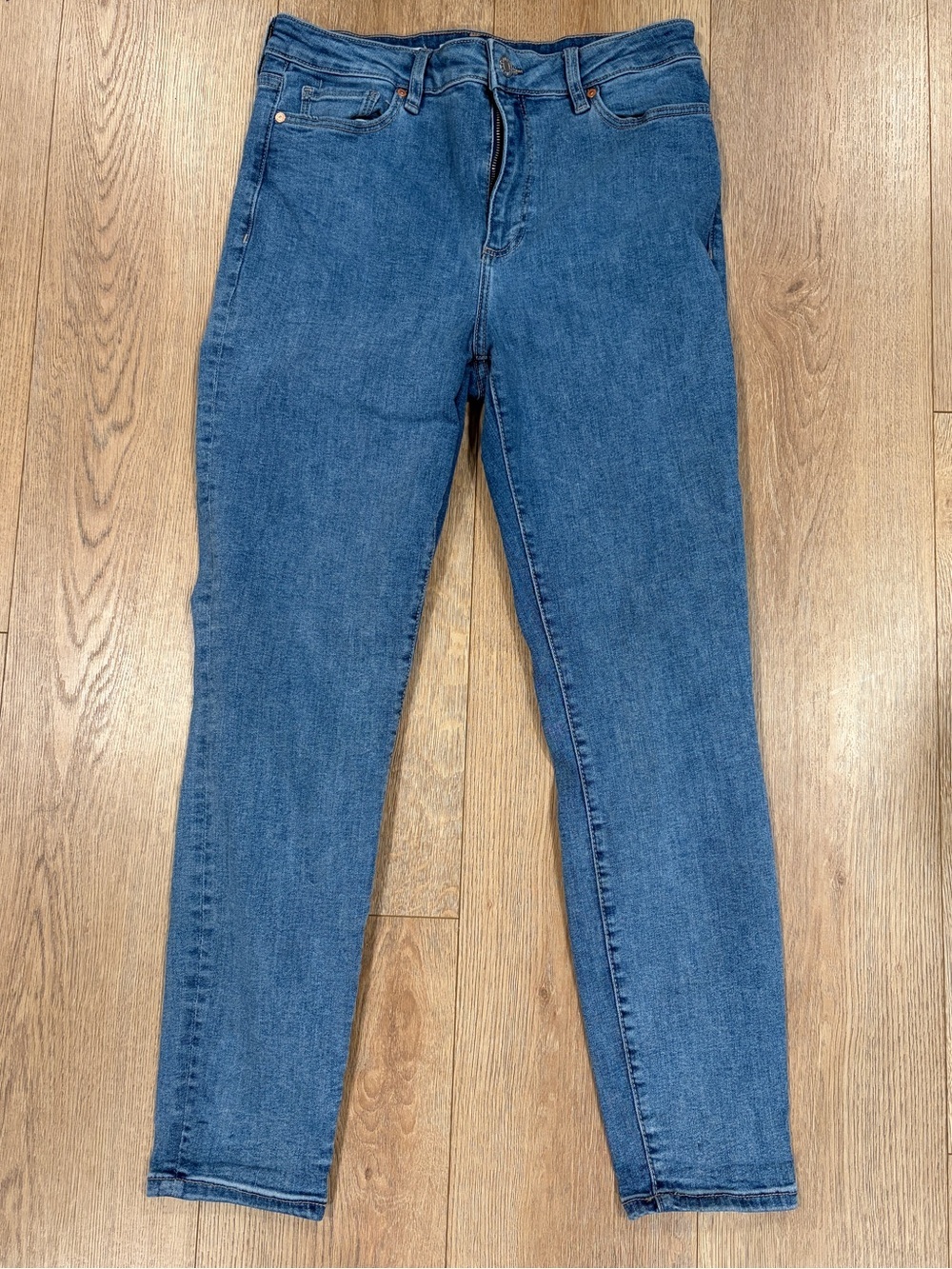 MNG Medium Blue Jeans High-Rise Straight Size 10 x 32 Inseam